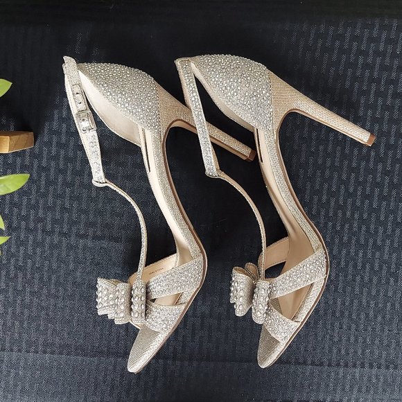 I.N.C. INTERNATIONAL CONCEPTS REESIE RHINESTONE BOW EVENING SANDALS (10) - Picture 9 of 15